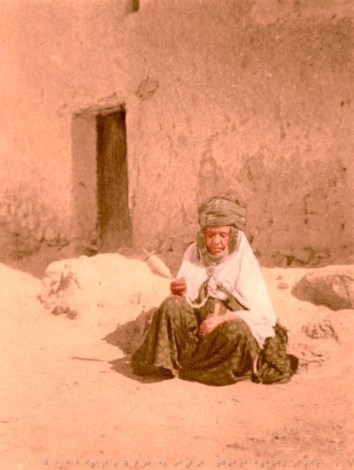 OASIS ET LE M ZAB 00011 BOU SAADA UNE FILEUSE.jpg